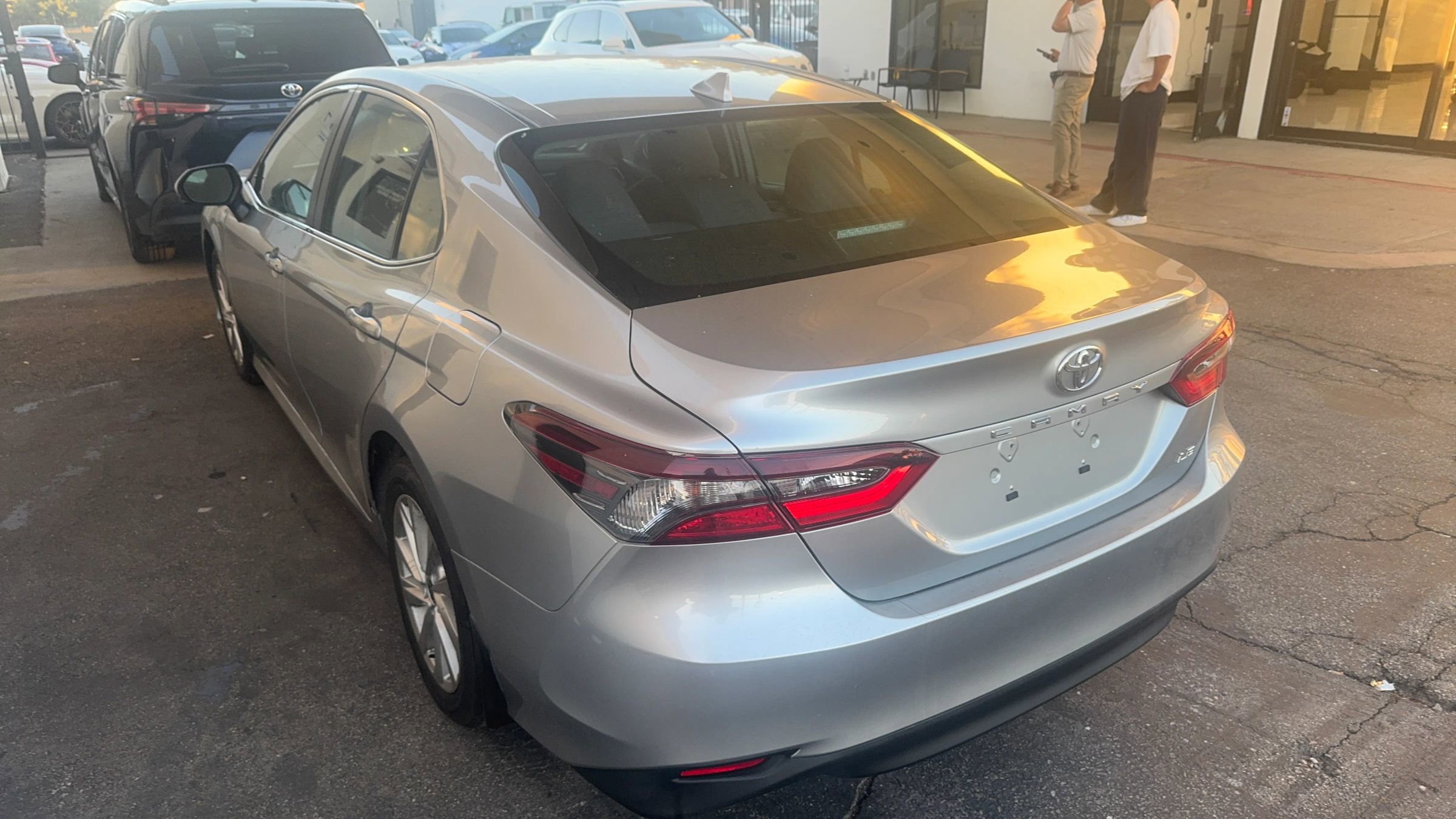 Used 2023 Toyota Camry LE image 3