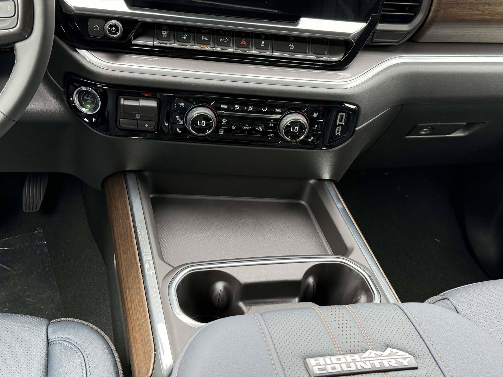 New 2026 Chevrolet Silverado 2500 High Country w/ High Country Premium Package AWD/4WD image 15