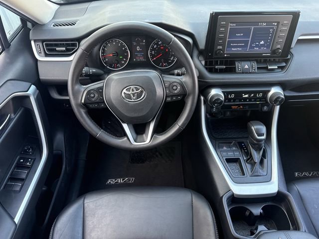 Used 2021 Toyota RAV4 XLE Premium image 12