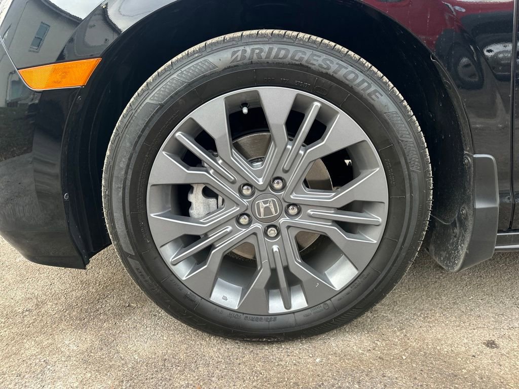 Used 2026 Honda Odyssey Touring image 11