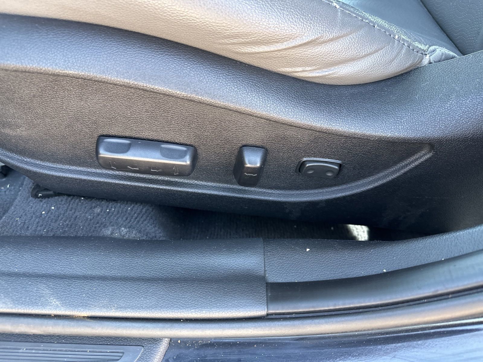 Used 2013 Hyundai Elantra Limited w/ Technology Pkg FWD image 14