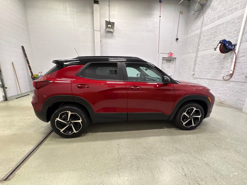 Used 2021 Chevrolet TrailBlazer RS w/ Convenience Package AWD/4WD image 3