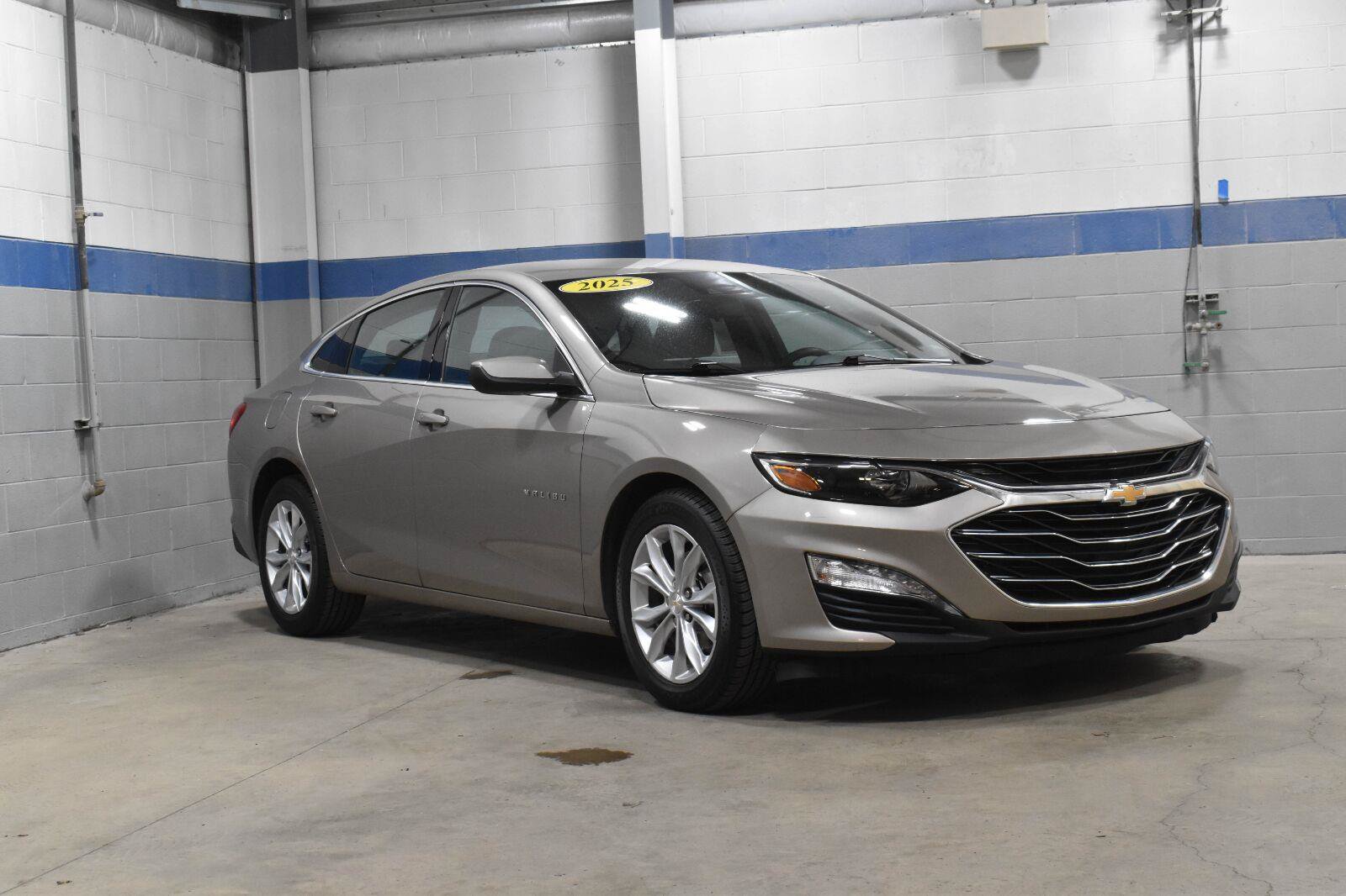 Used 2025 Chevrolet Malibu LT FWD image 28