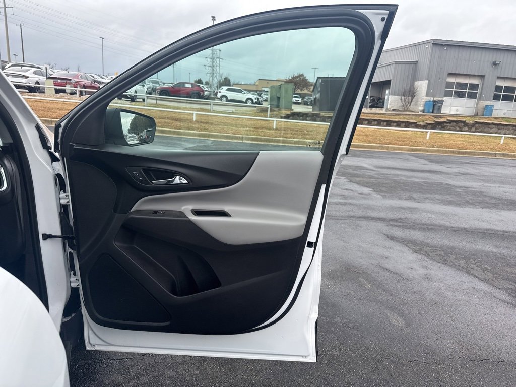 Used 2024 Chevrolet Equinox LS image 31