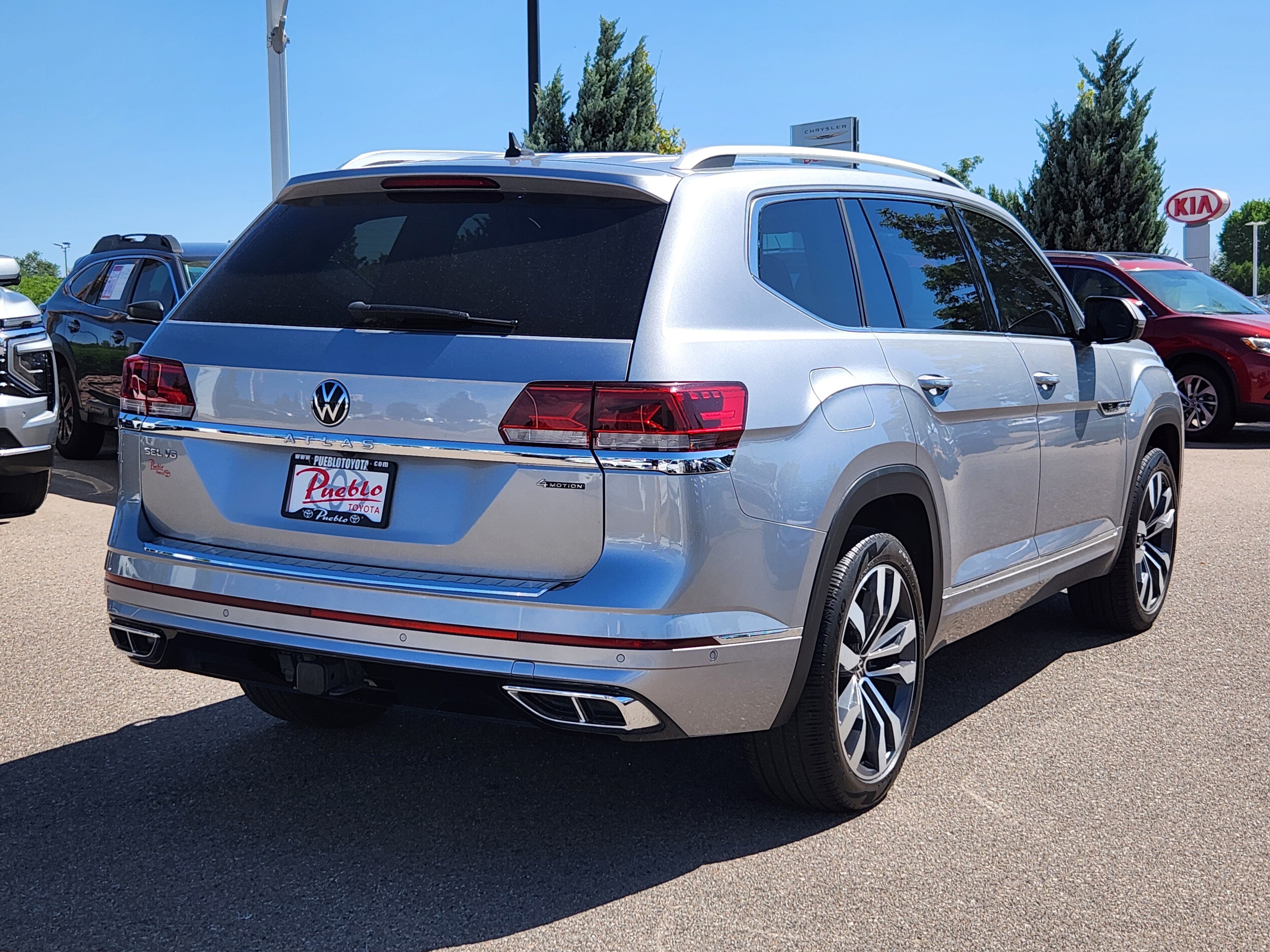 Used 2023 Volkswagen Atlas SEL Premium AWD/4WD image 3