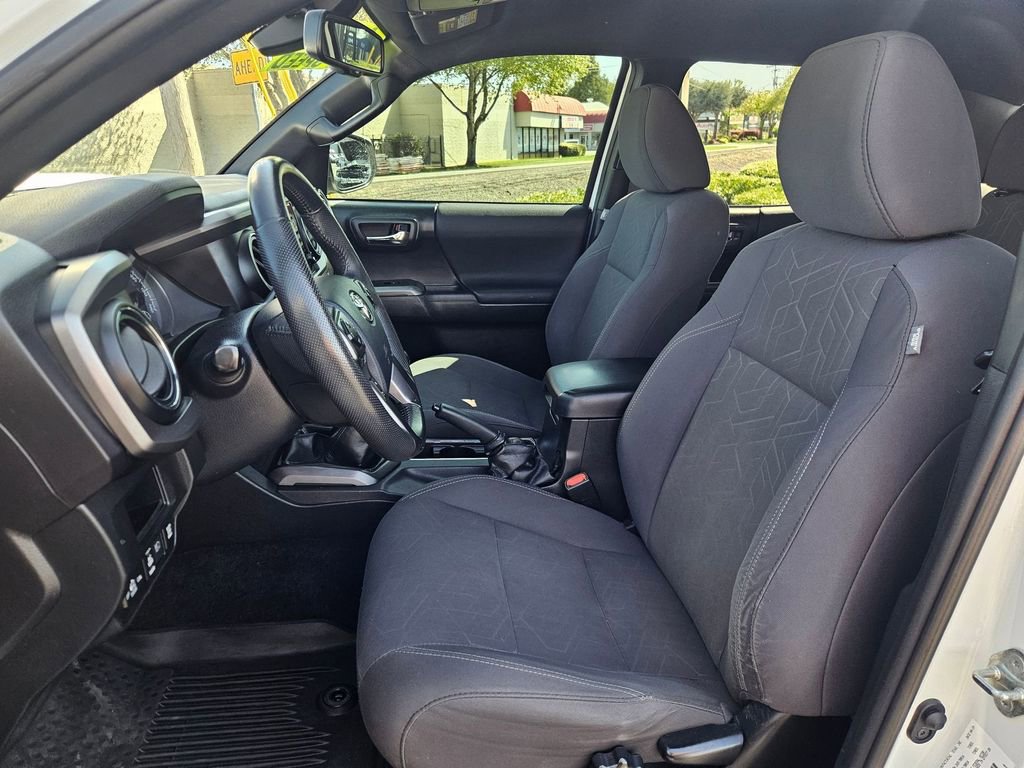 Used 2019 Toyota Tacoma TRD Off-Road AWD/4WD image 22