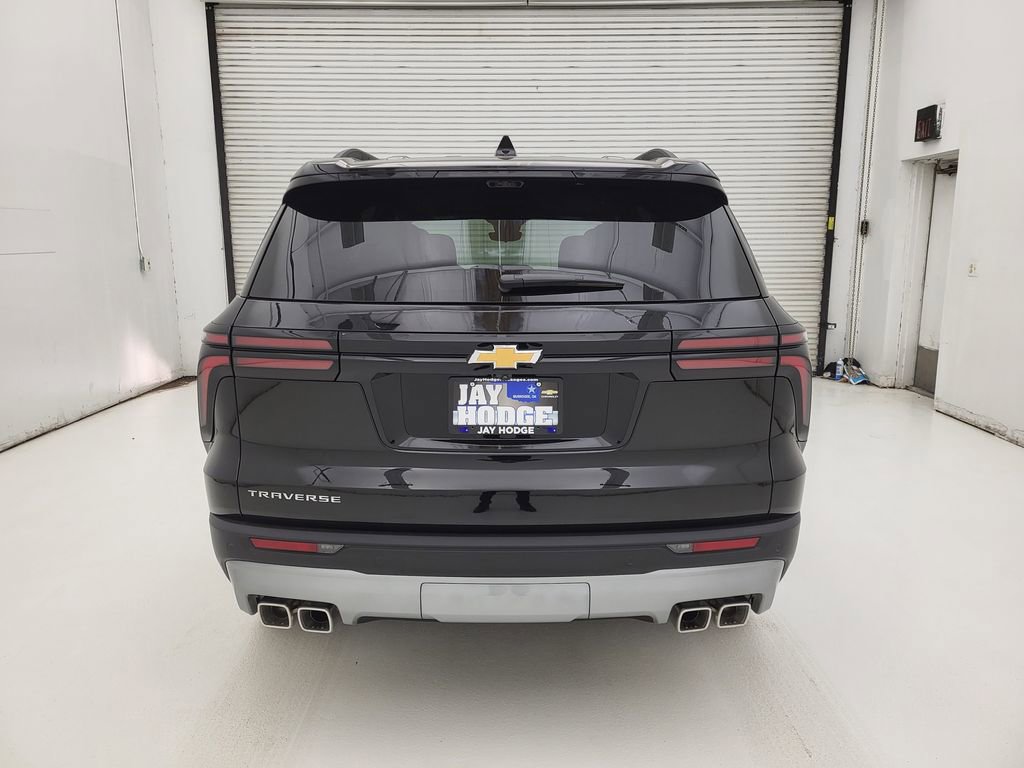 New 2026 Chevrolet Traverse LT w/ Sun and Wheel Package image 17