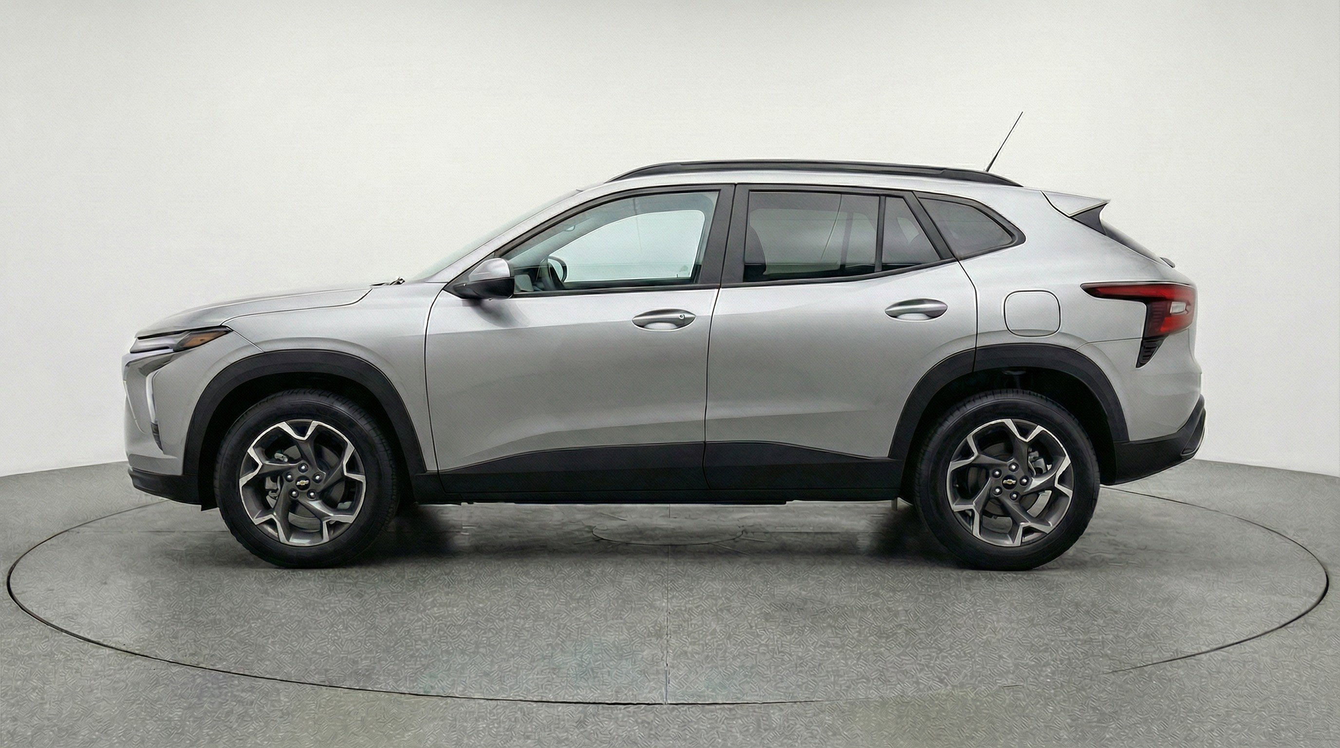 Used 2025 Chevrolet Trax LT image 5