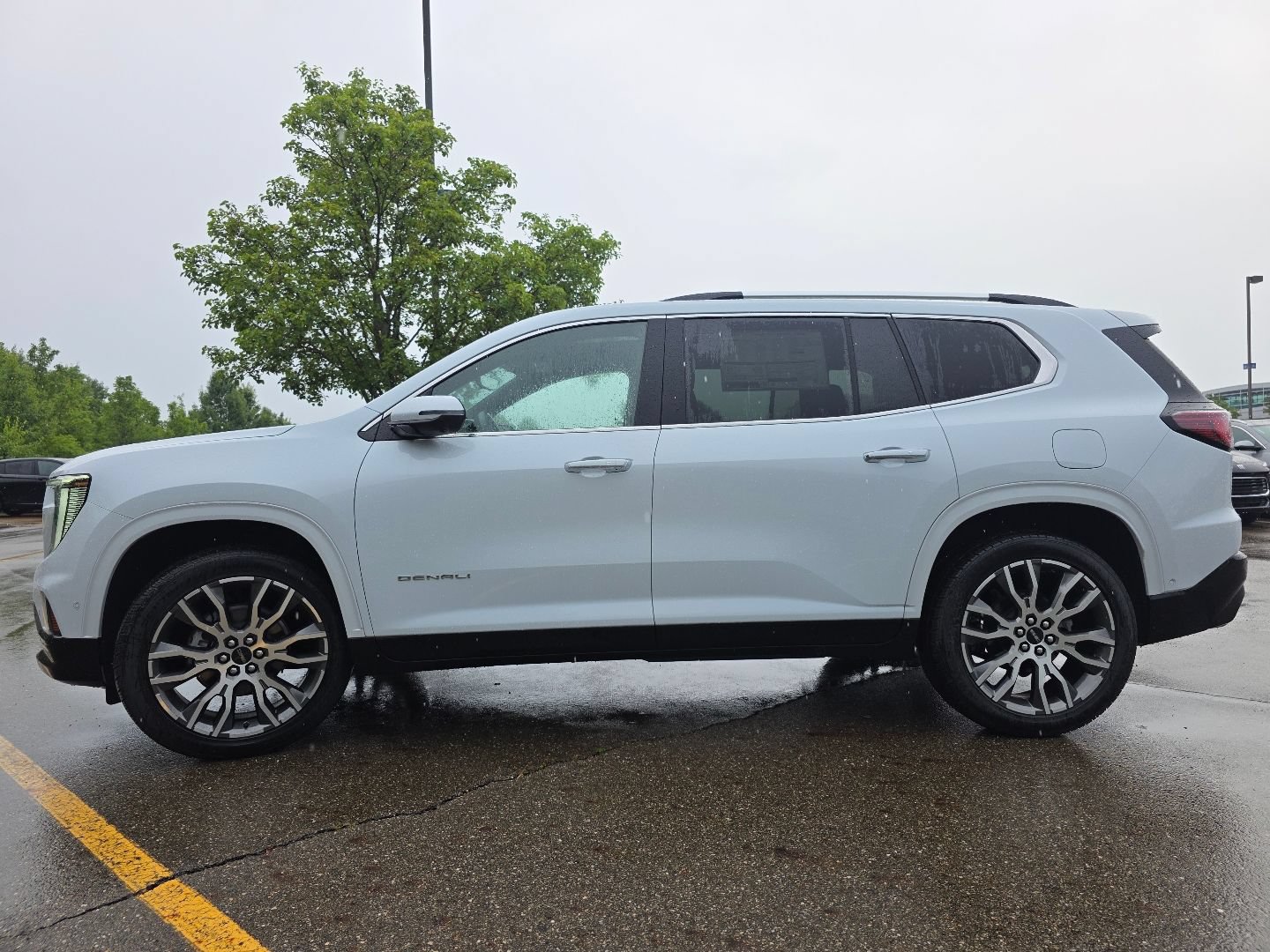 New 2026 GMC Acadia Denali Ultimate w/ LPO, Floor Liner Package AWD/4WD image 15