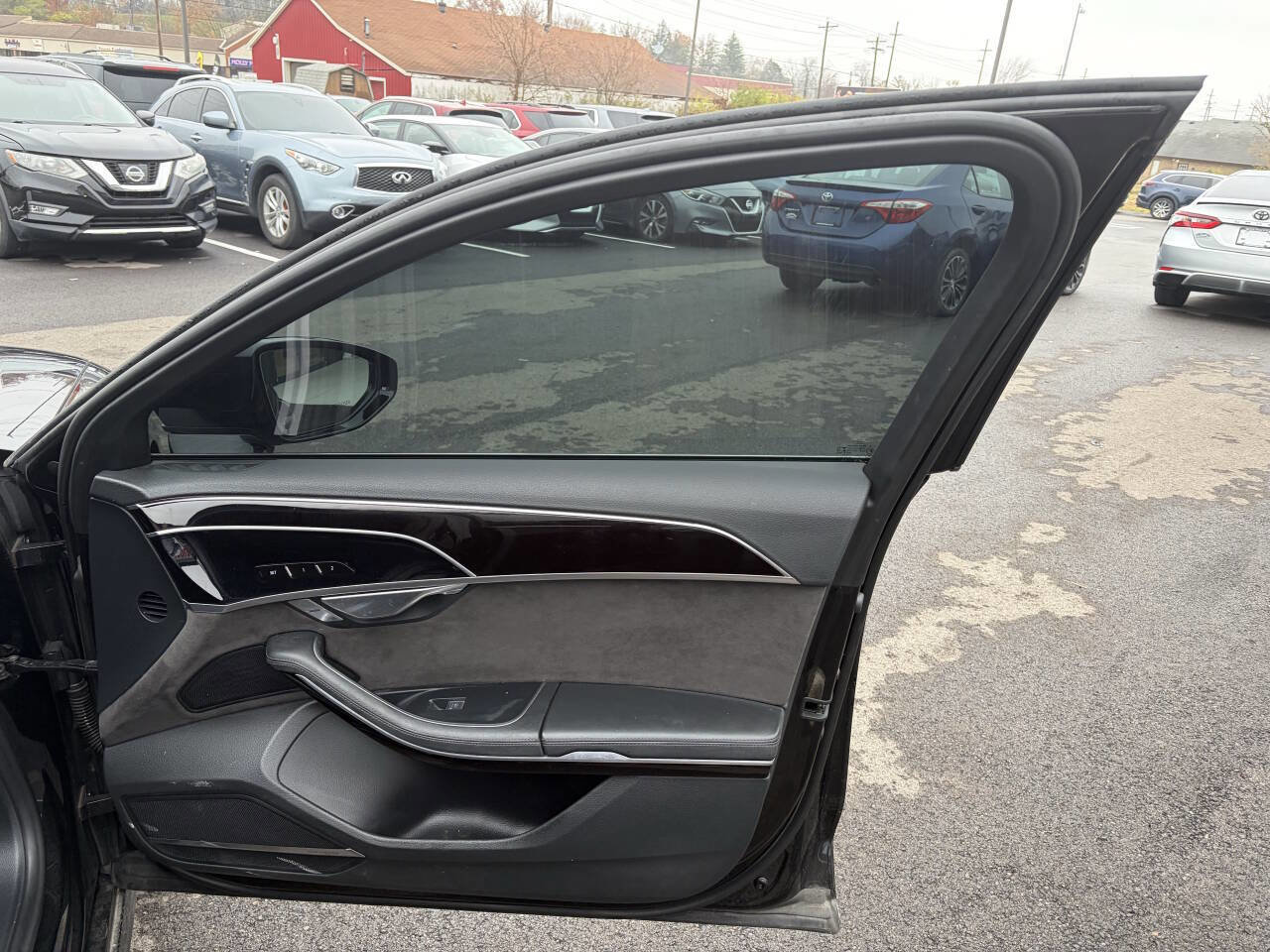 Used 2020 Audi S8 L image 16