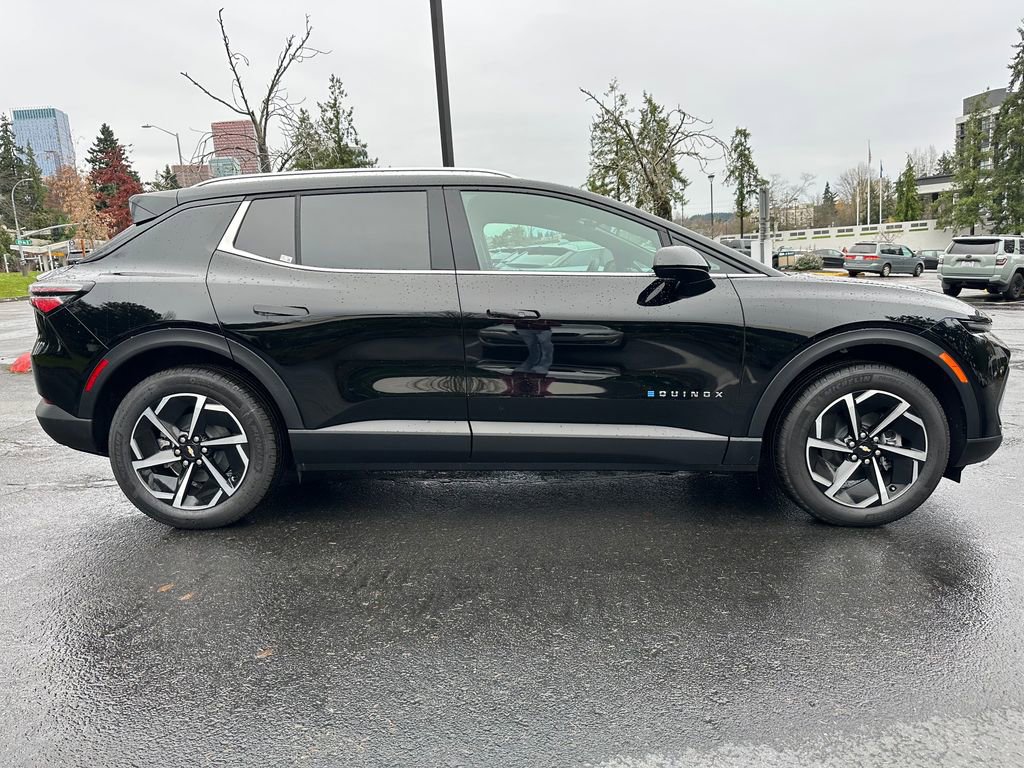 New 2026 Chevrolet Equinox EV LT image 6