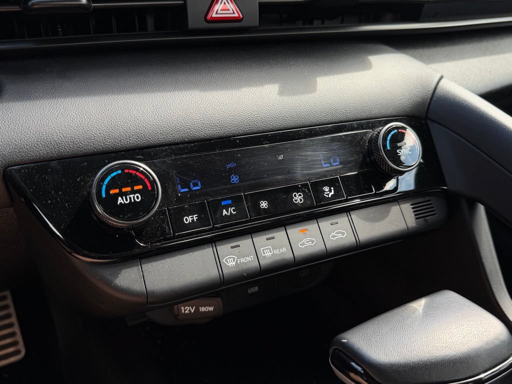 Certified 2025 Hyundai Elantra Sport FWD image 17