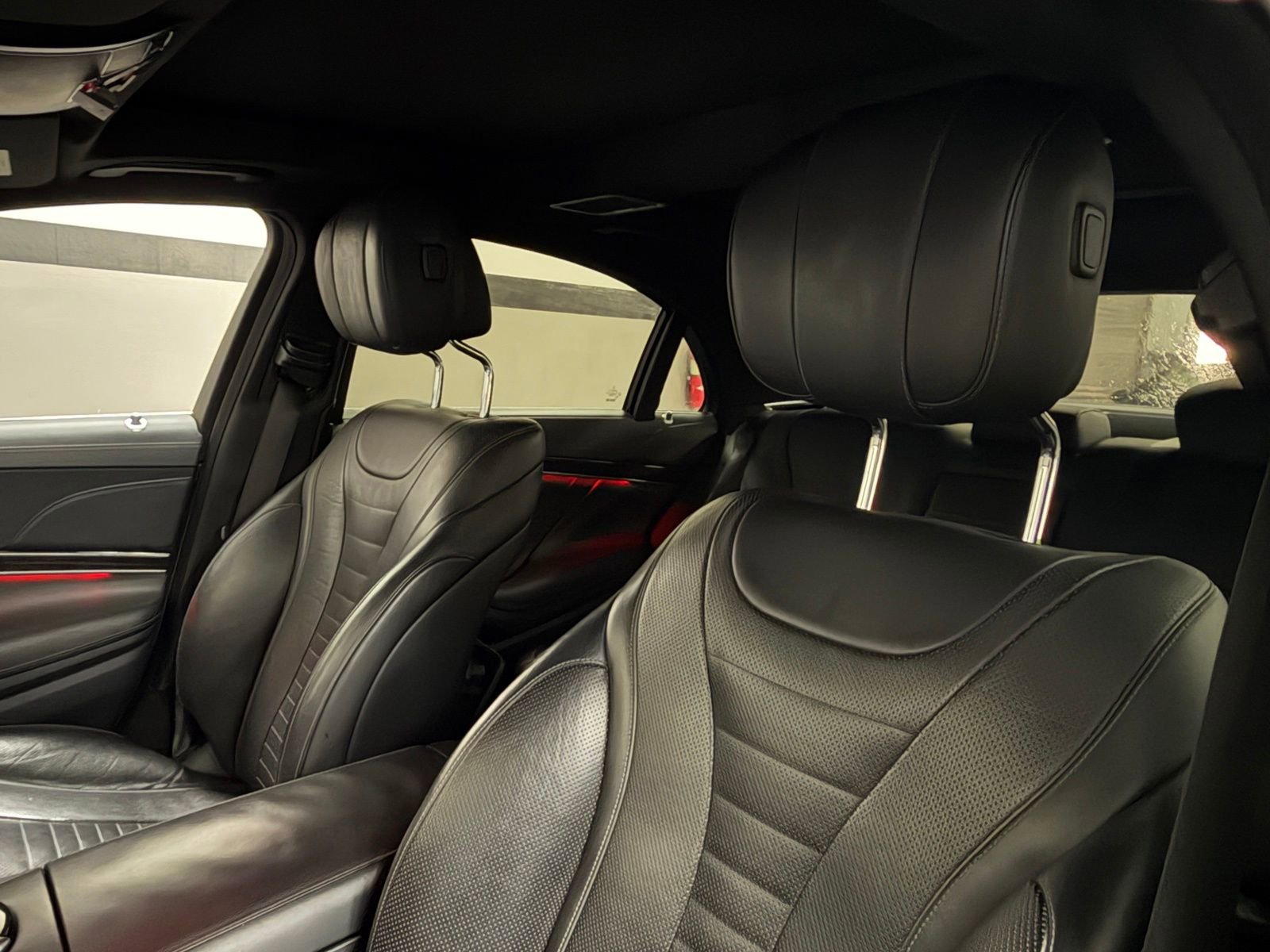 Used 2015 Mercedes-Benz S 550 Sedan image 25