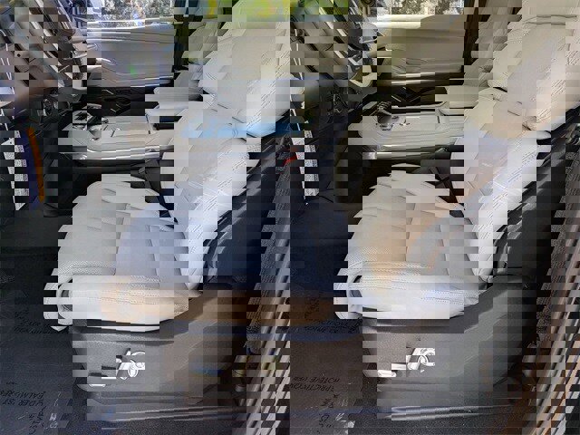 New 2025 Lincoln Navigator L Reserve image 9