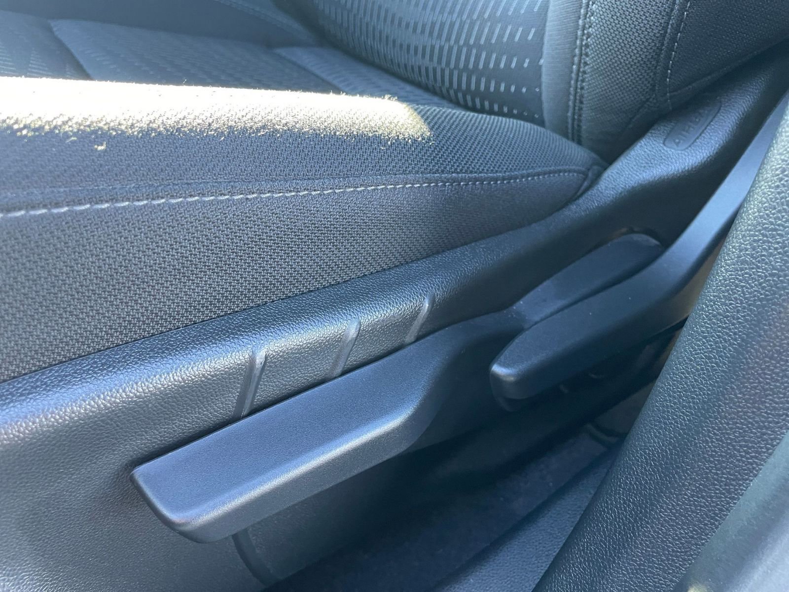 Used 2025 Chevrolet Equinox LT image 23