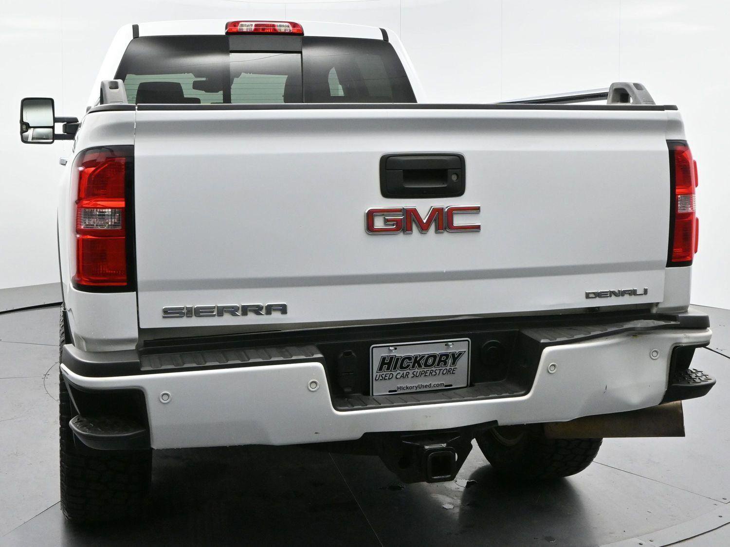Used 2019 GMC Sierra 2500 Denali w/ Duramax Plus Package AWD/4WD image 6