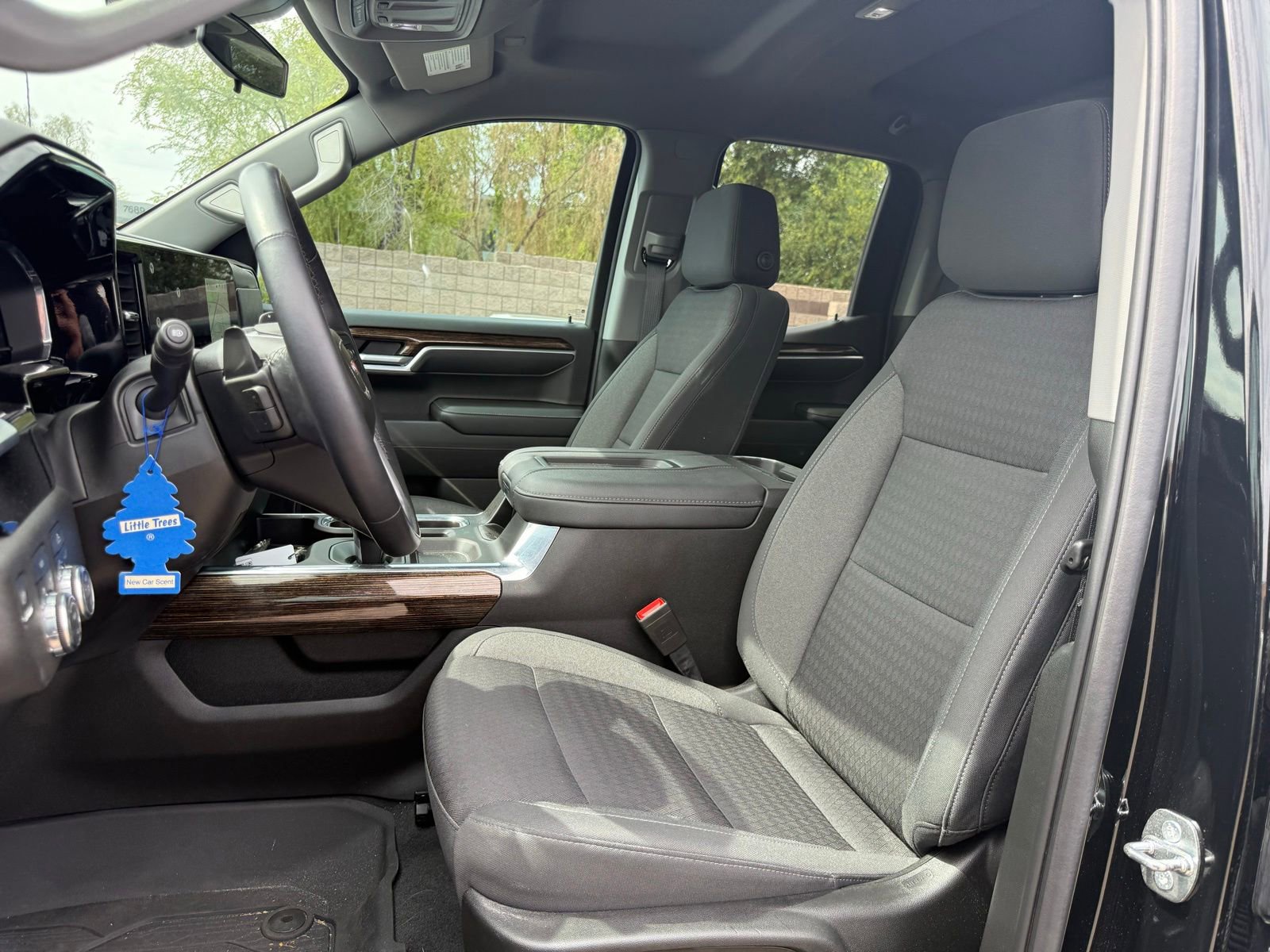 Used 2022 GMC Sierra 1500 Elevation w/ LPO, Elevation Black Package AWD/4WD image 12