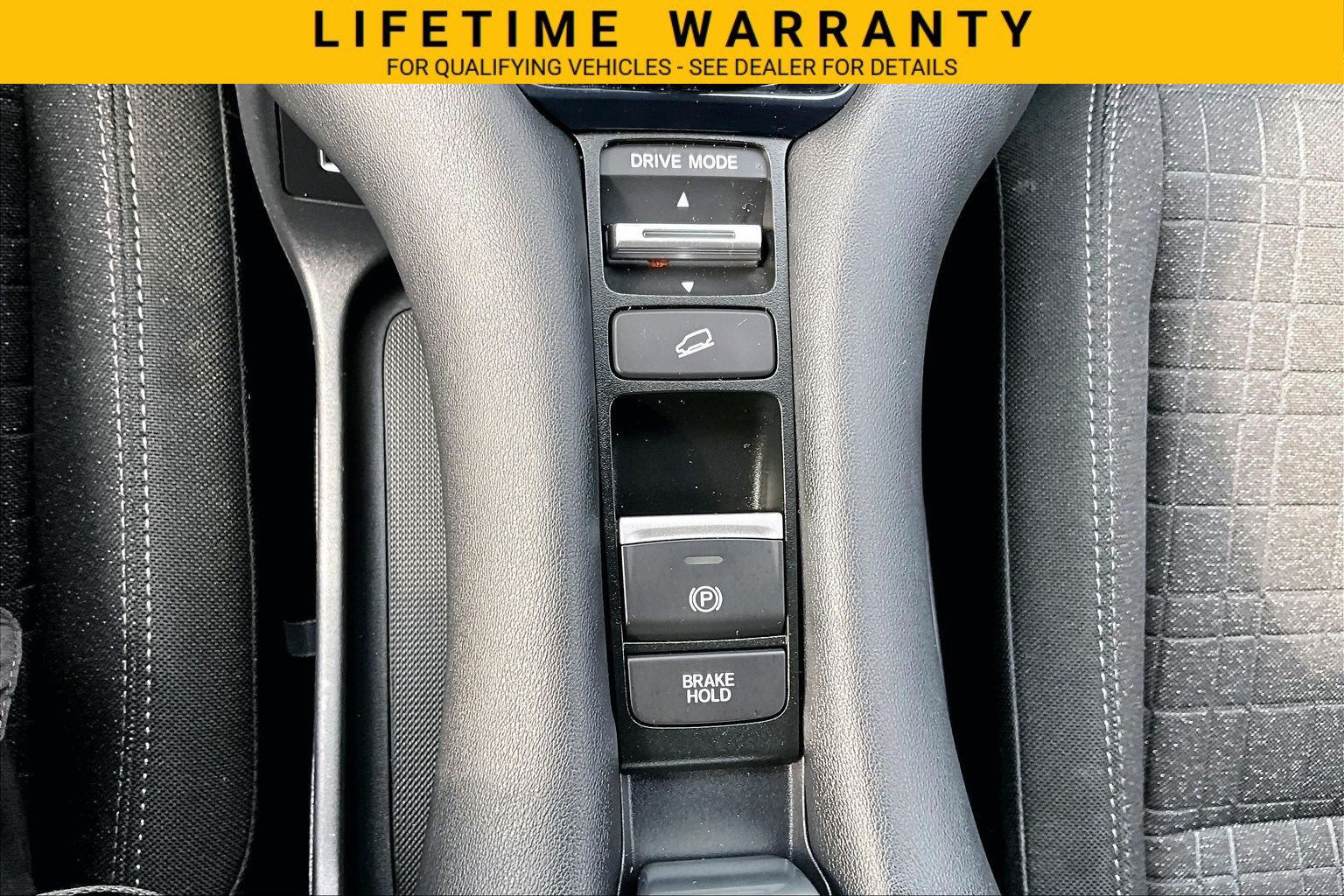 Used 2023 Honda HR-V LX image 28