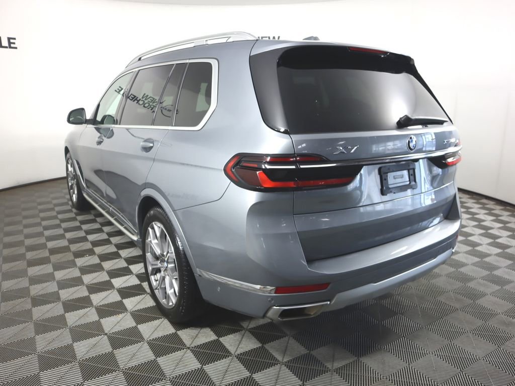 Used 2024 BMW X7 xDrive40i w/ Climate Comfort Package image 7