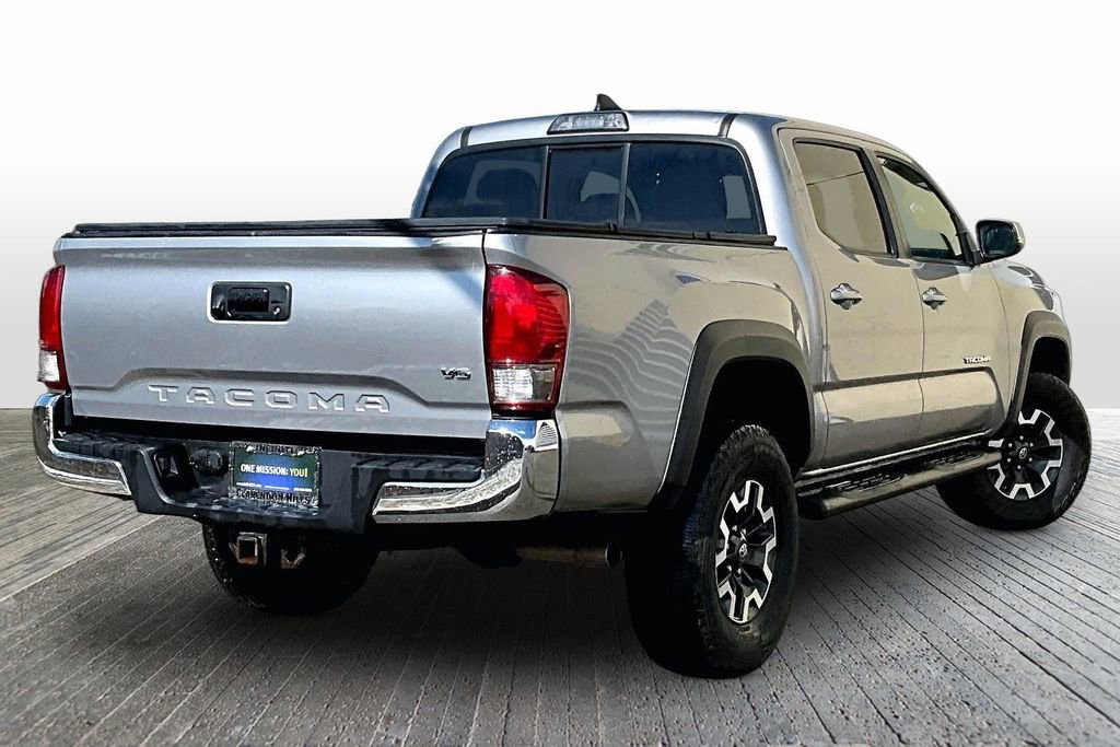 Used 2016 Toyota Tacoma TRD Off-Road w/ Towing Package image 9