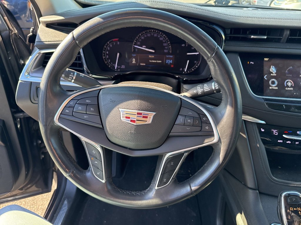 Used 2017 Cadillac XT5 Luxury w/ Driver Awareness Package image 11