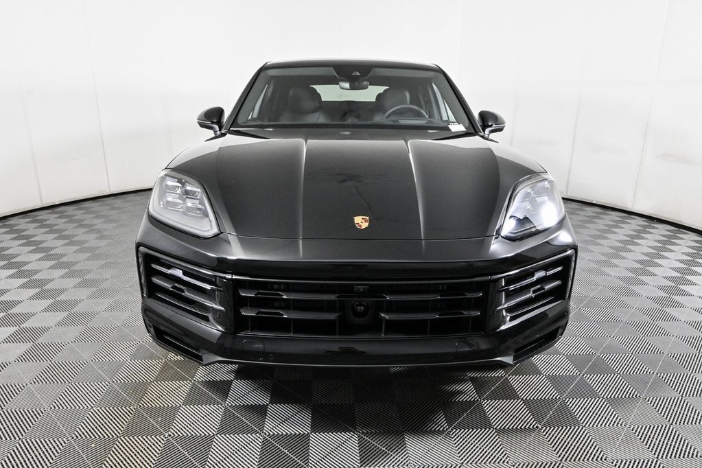 Certified 2025 Porsche Cayenne Coupe image 28
