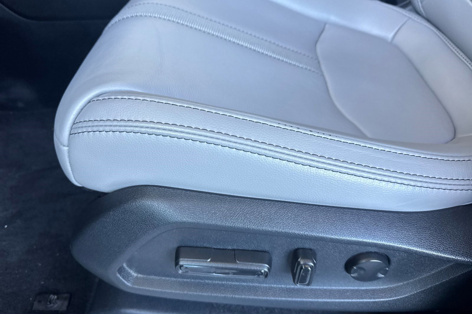 Used 2023 Honda Pilot Touring image 14