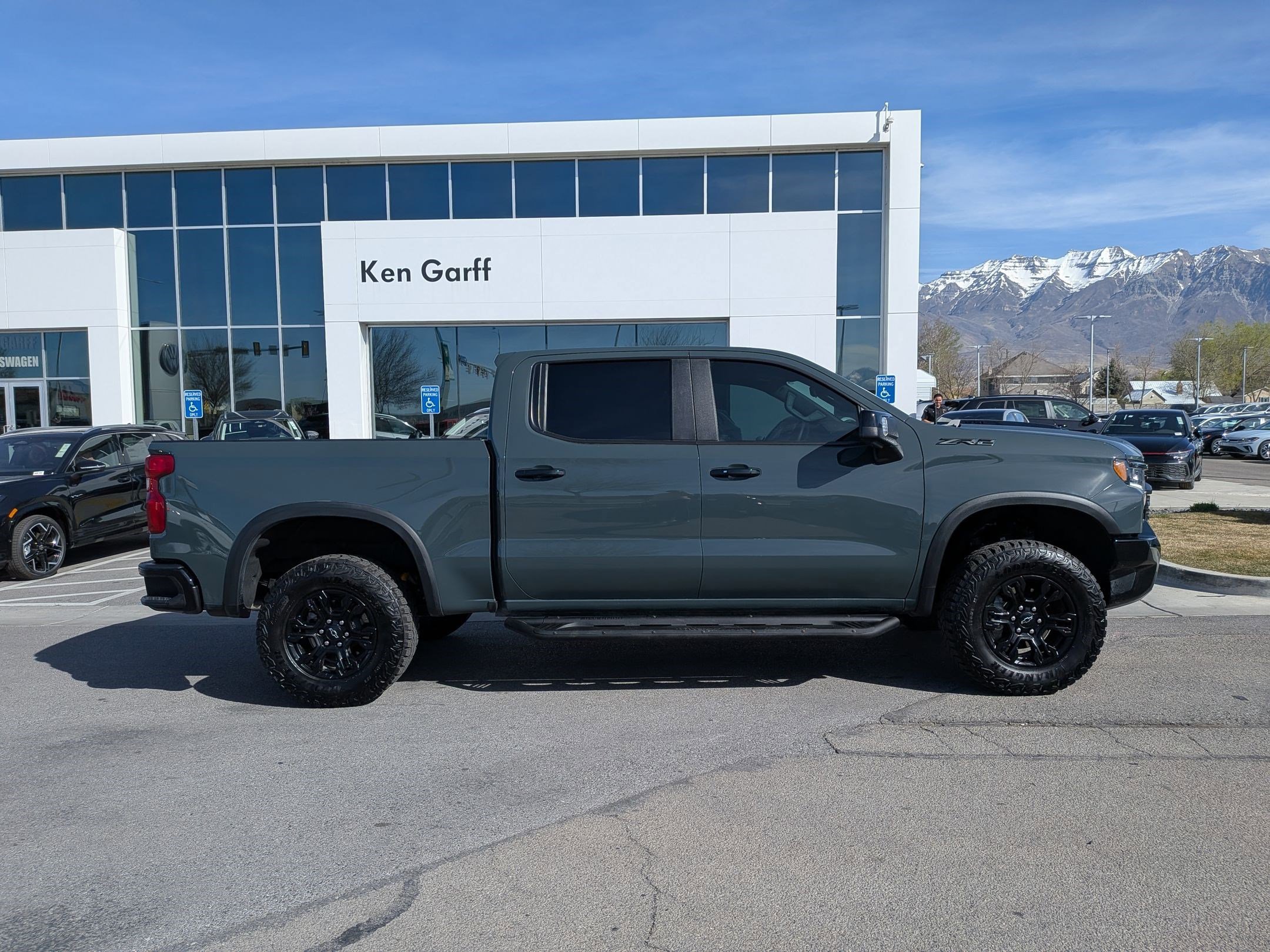 Used 2025 Chevrolet Silverado 1500 ZR2 w/ Technology Package image 2