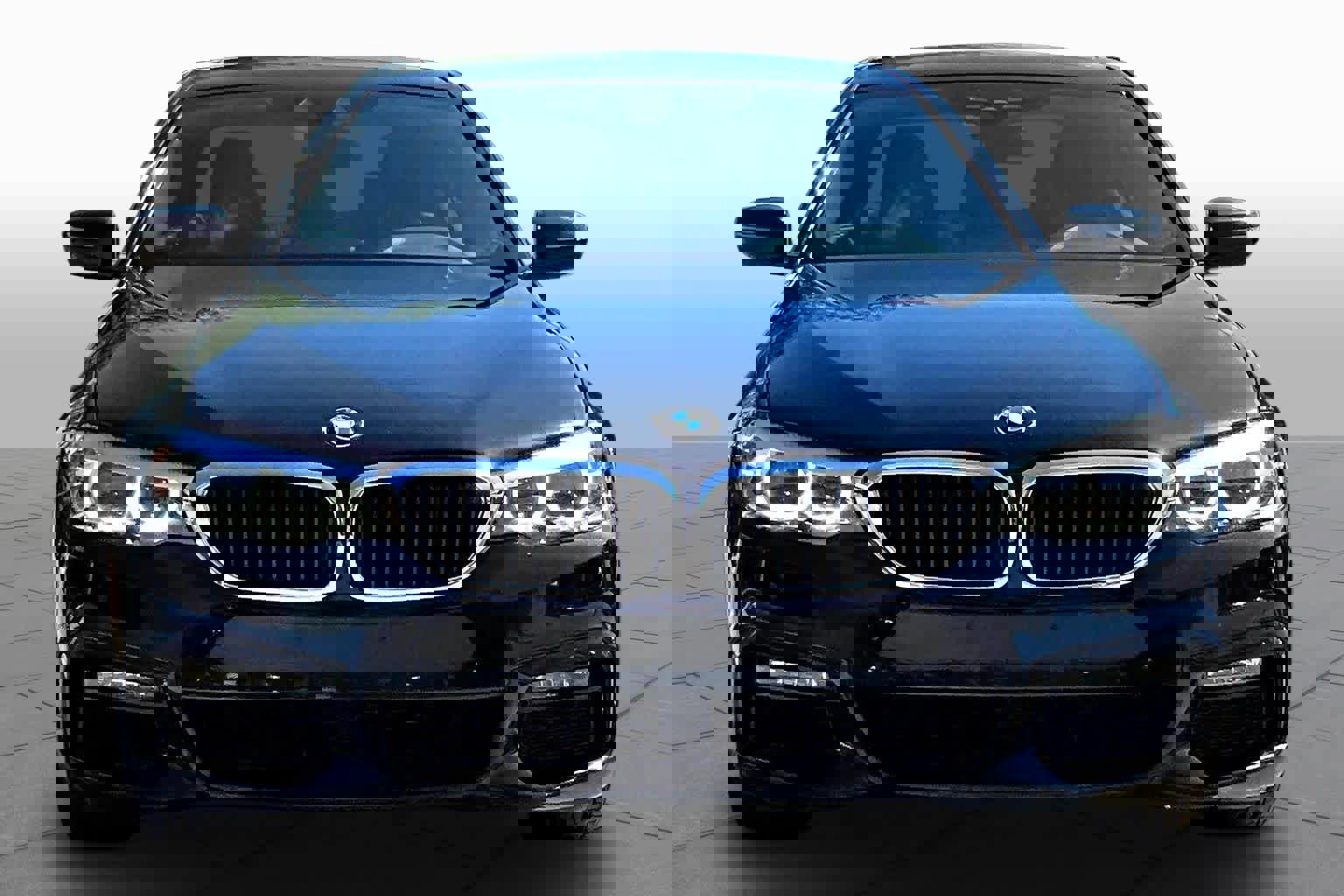 Used 2019 BMW 540i w/ M Sport Package RWD image 4