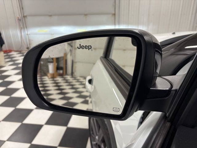 Used 2026 Jeep Compass Limited w/ Sun, Sound & Navigation Group AWD/4WD image 30