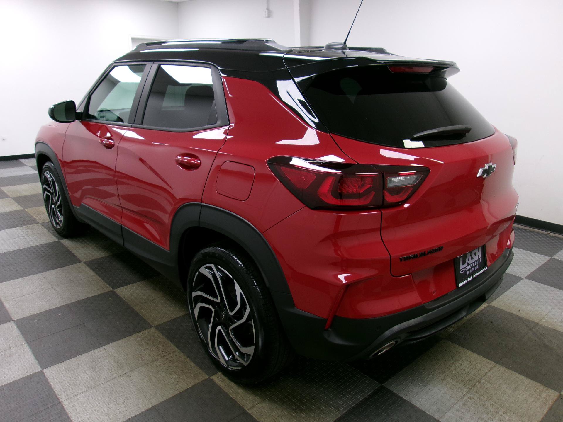 Used 2026 Chevrolet TrailBlazer RS w/ Convenience Package FWD image 2