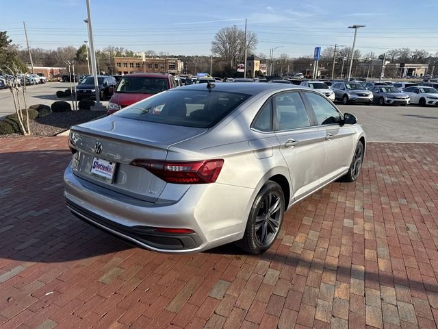 Used 2022 Volkswagen Jetta SE image 36