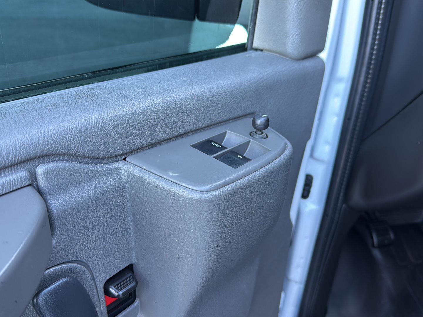 Used 2022 Chevrolet Express 2500 w/ Driver Convenience Package image 18