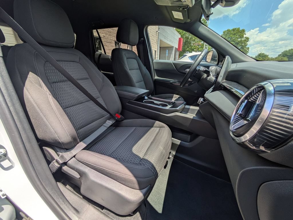 Used 2025 Chevrolet Equinox LT AWD/4WD image 30