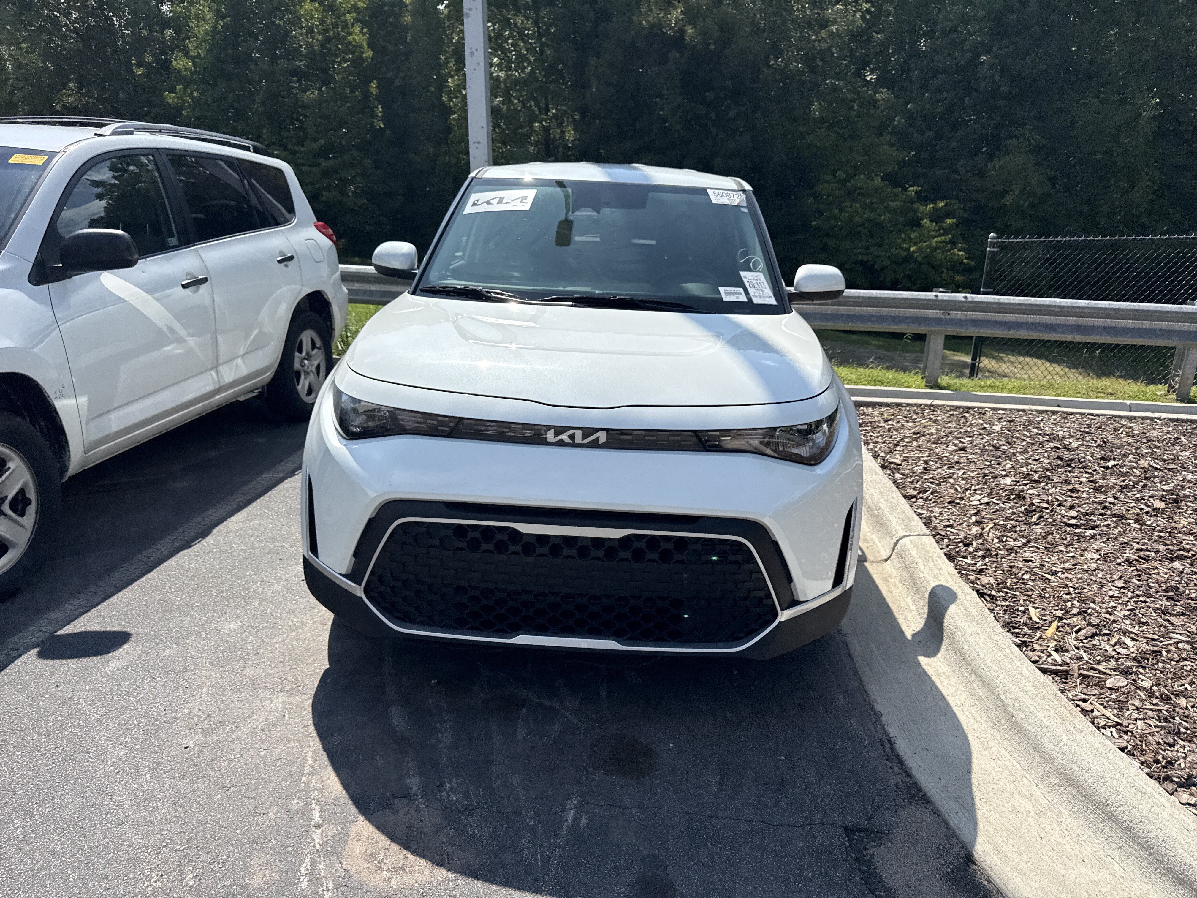 Used 2025 Kia Soul LX w/ LX Technology Package FWD image 45