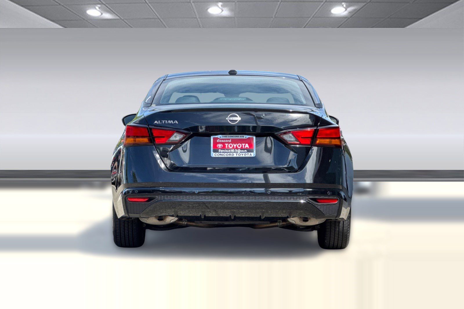 Used 2025 Nissan Altima 2.5 SV FWD image 10