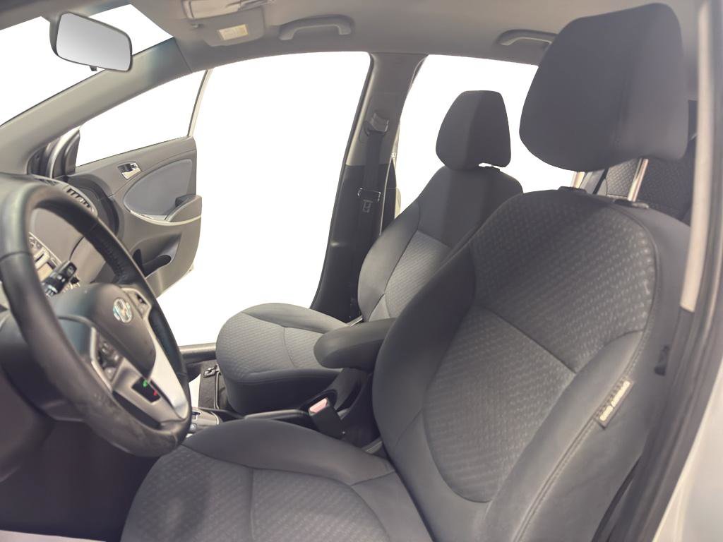 Used 2012 Hyundai Accent SE image 14