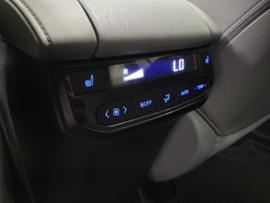 Used 2021 Toyota Highlander Platinum AWD/4WD image 30