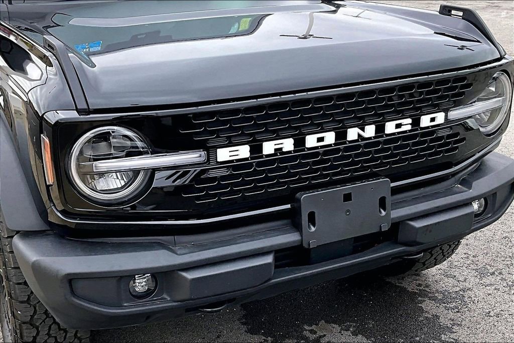 Certified 2025 Ford Bronco Outer Banks w/ Black Appearance Package AWD/4WD image 29