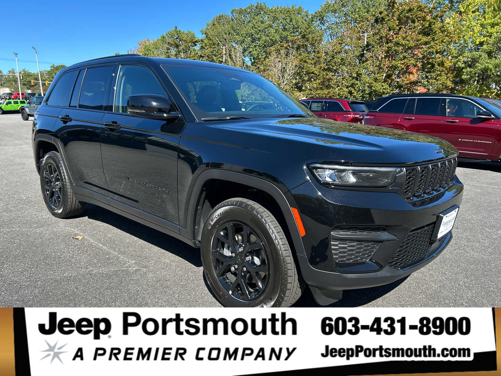 New 2025 Jeep Grand Cherokee Laredo image 1