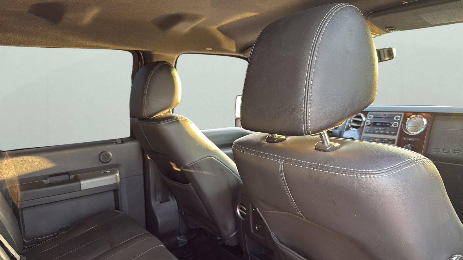 Used 2011 Ford F250 Lariat w/ Lariat Interior Pkg AWD/4WD image 28