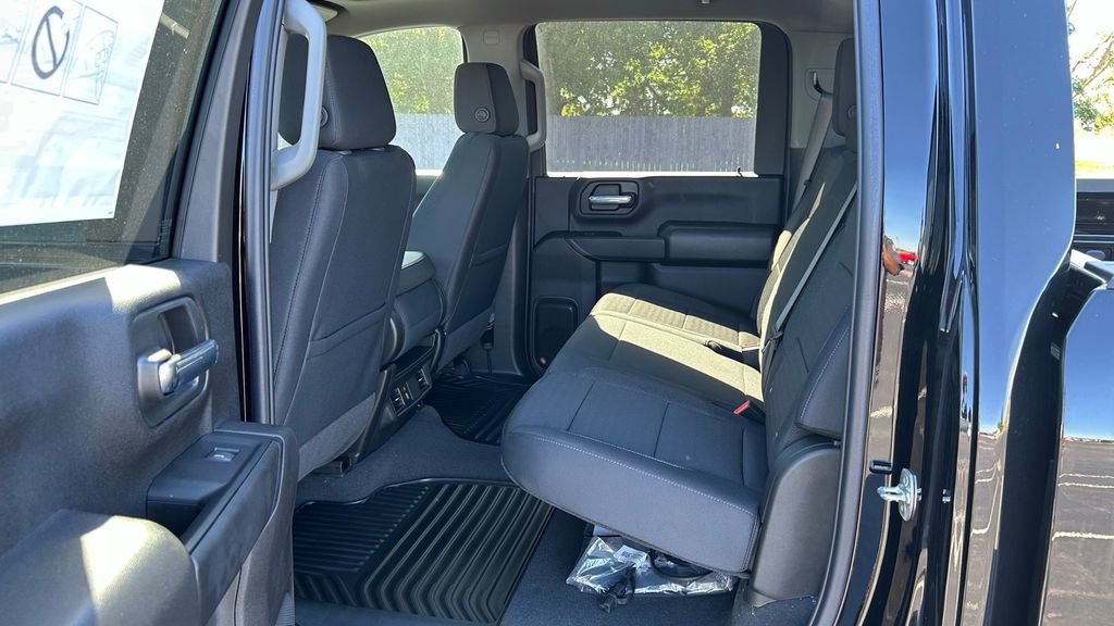 New 2025 Chevrolet Silverado 2500 Custom w/ Custom Value Package image 18