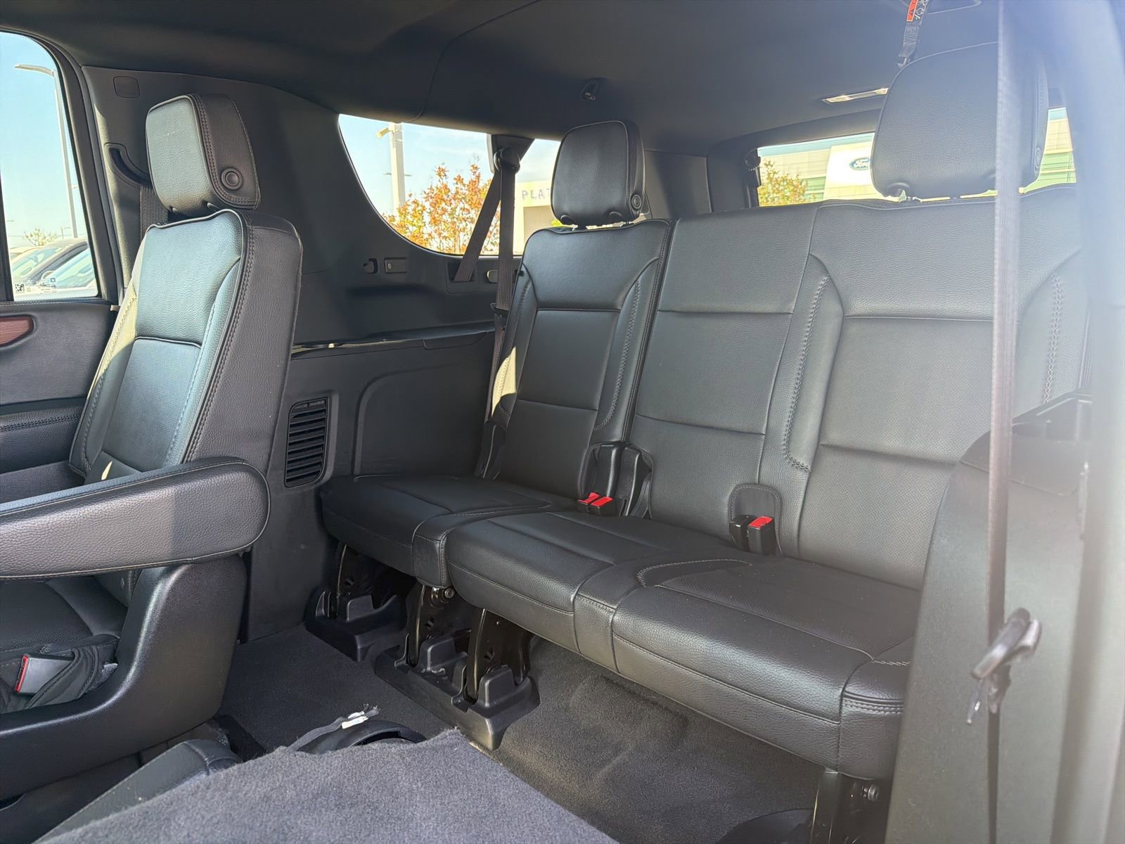 Used 2025 GMC Yukon XL Denali RWD image 24