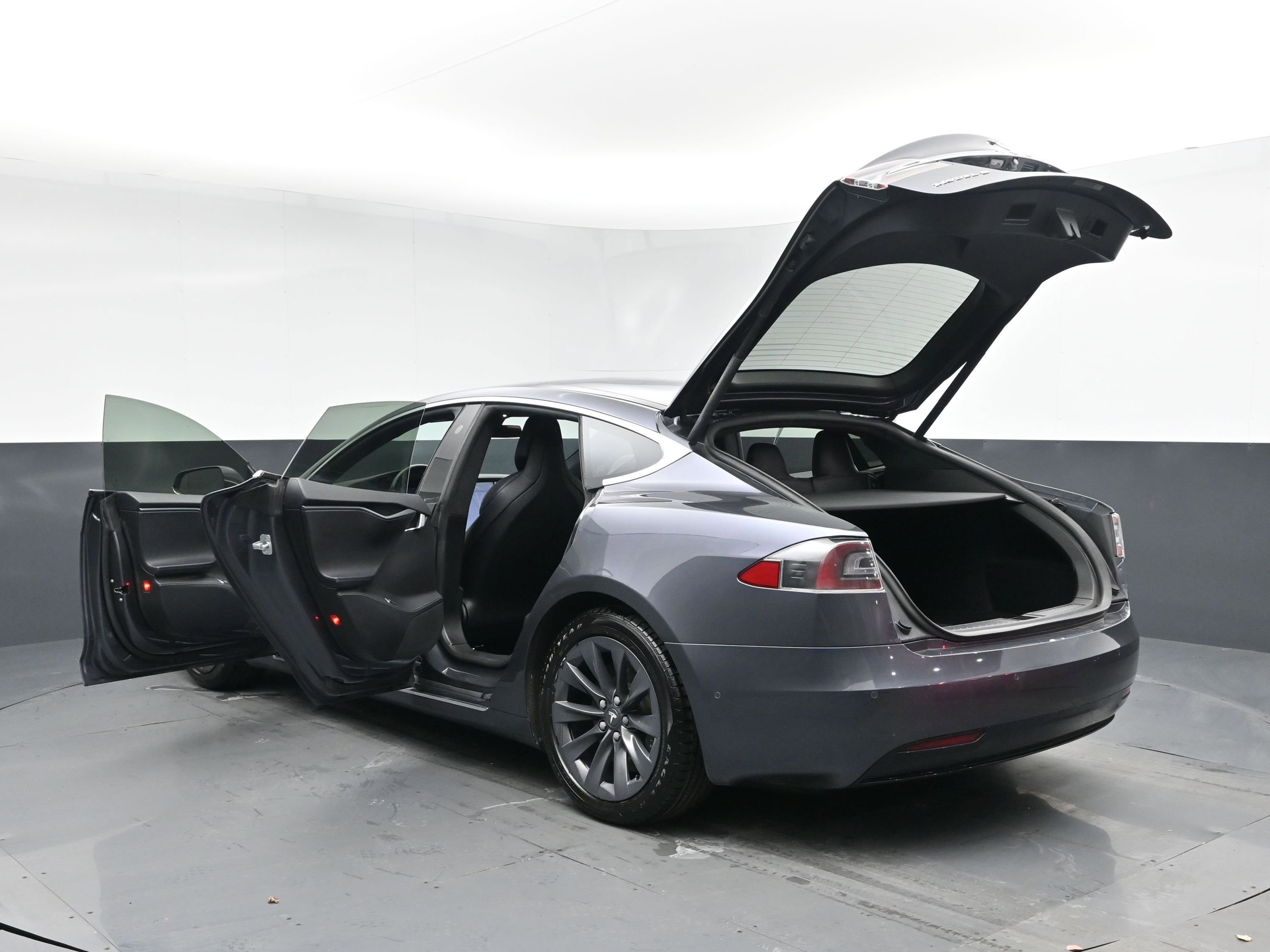 Used 2018 Tesla Model S AWD image 29