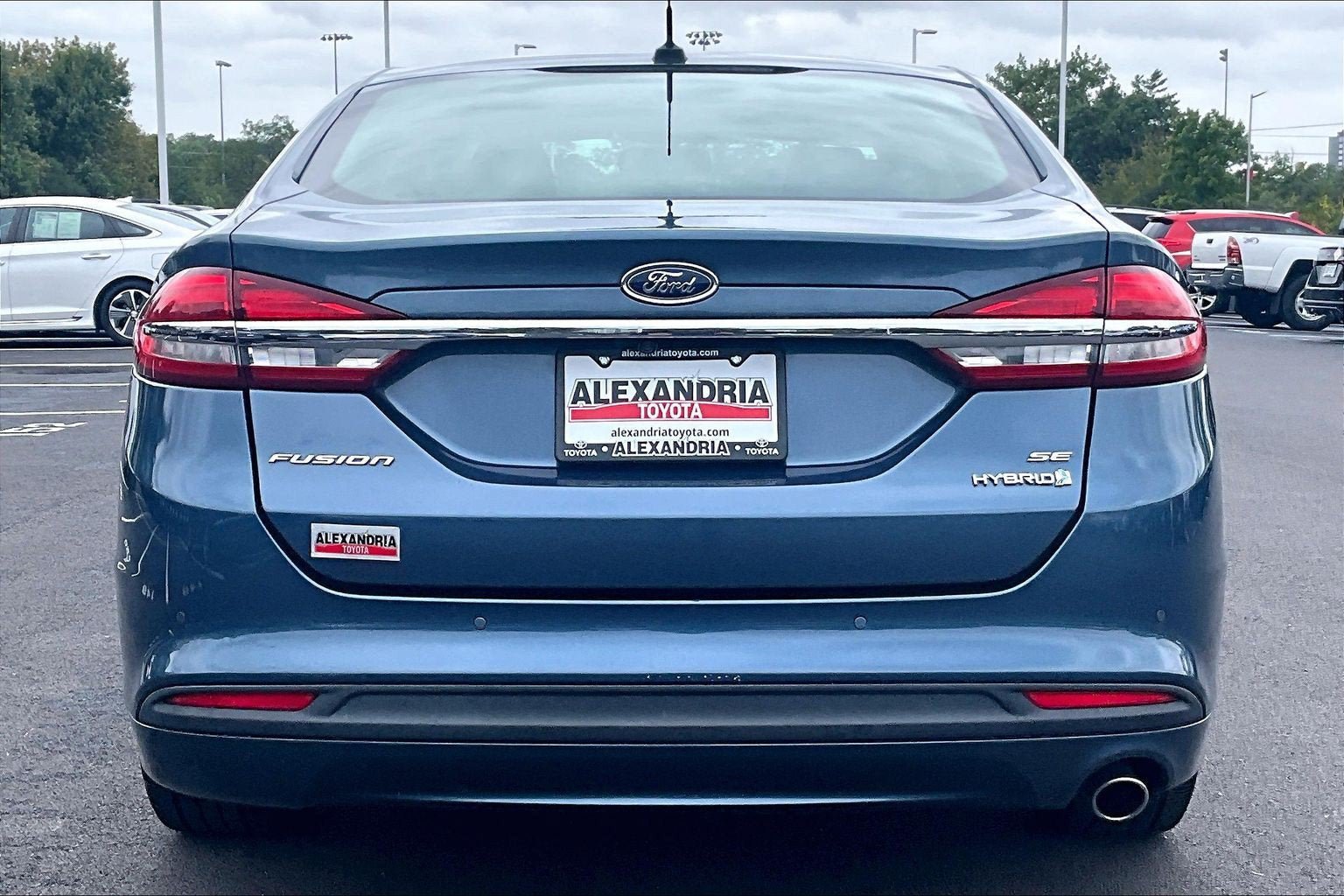 Used 2018 Ford Fusion SE w/ Equipment Group 602A FWD image 4