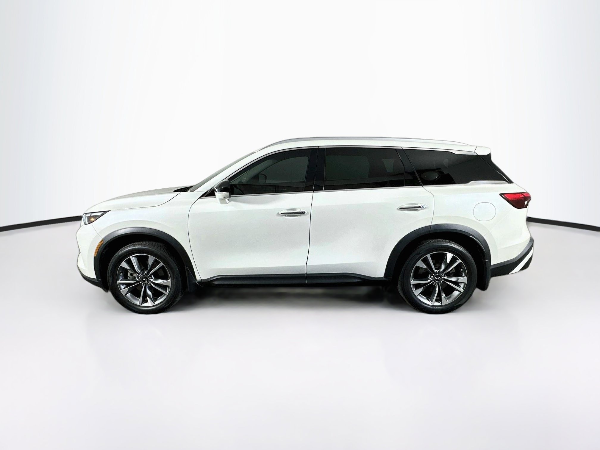 Used 2023 INFINITI QX60 Luxe w/ Vision Package AWD/4WD image 4