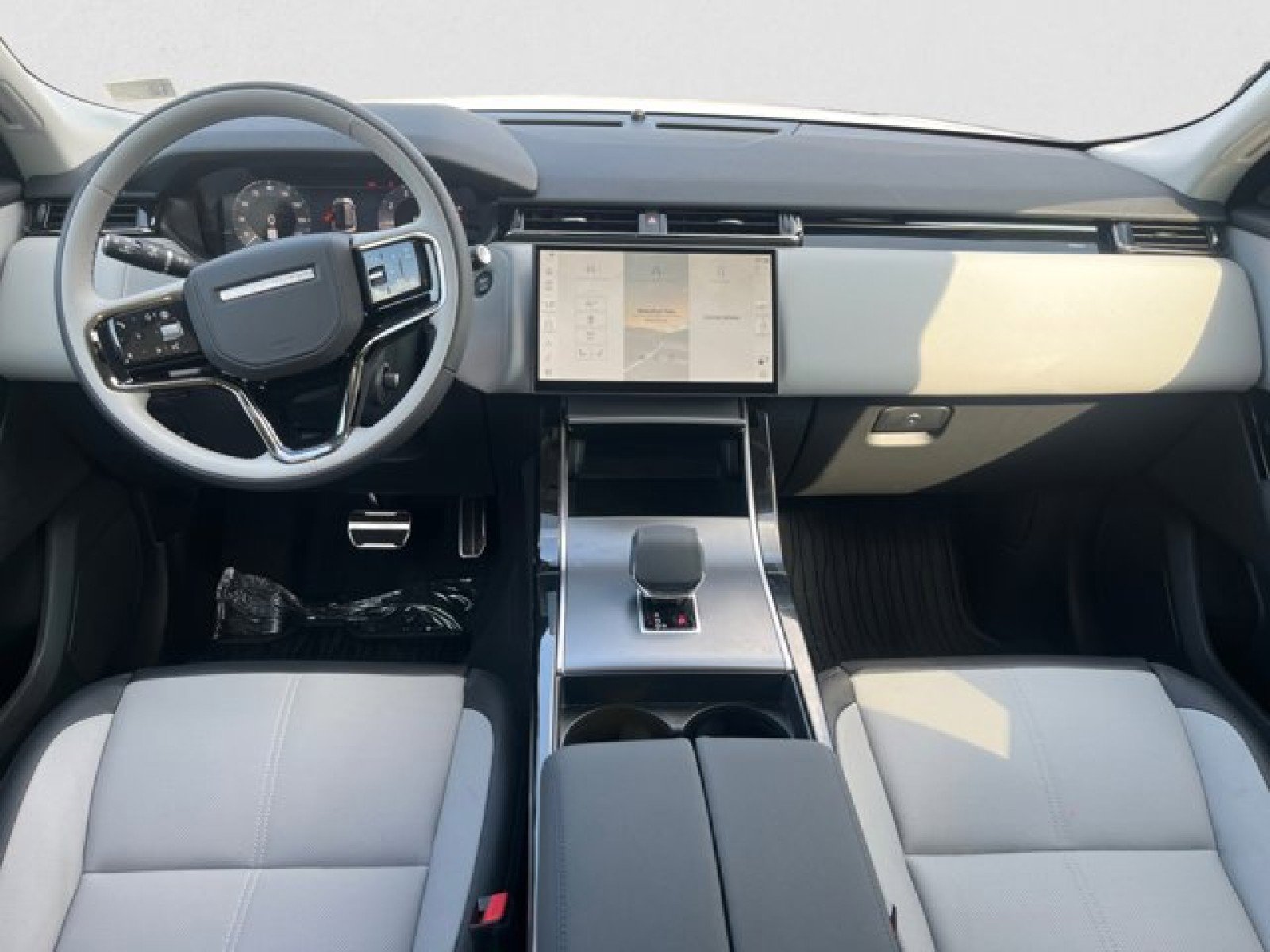 New 2025 Land Rover Range Rover Velar Dynamic SE image 13