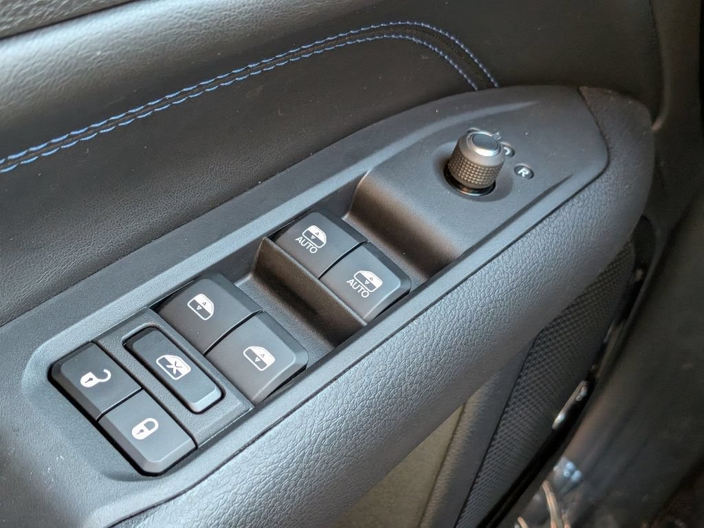New 2026 Jeep Compass Limited w/ Sun, Sound & Navigation Group AWD/4WD image 25