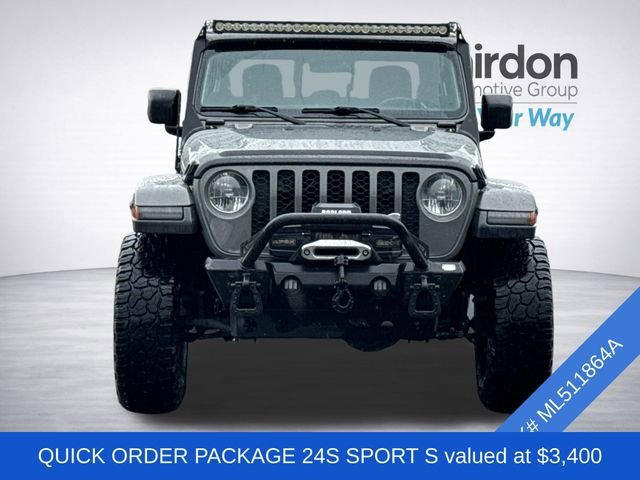Used 2021 Jeep Gladiator Sport video 2