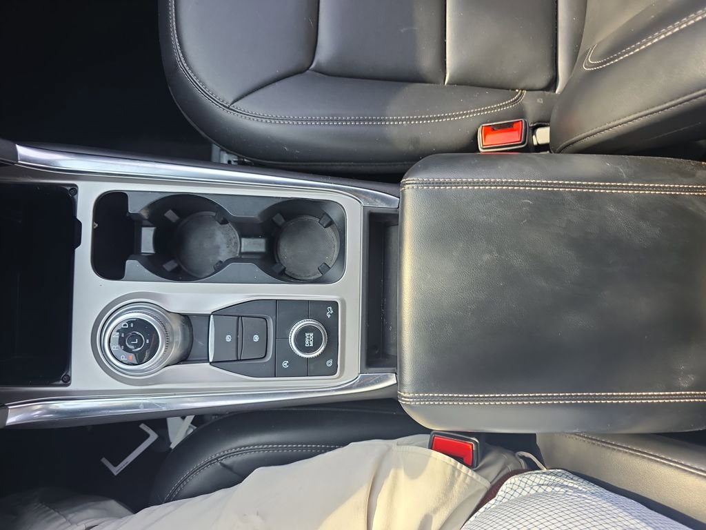 Certified 2024 Ford Explorer XLT w/ Equipment Group 202A image 33